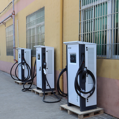 AC 0A-92A نطاق التيار المدخل 60KW DC 0-100A التيار الخارجي CCS شاحن السيارة لبنز EQC