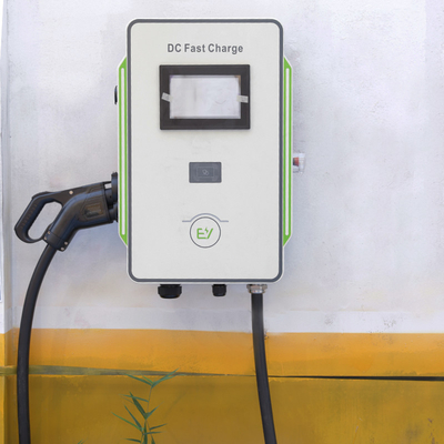 كومة شحن السيارات الكهربائية OEM المستوى 3 الجدار 30kW DC شاحن سريع CCS1 CCS2 GB / T