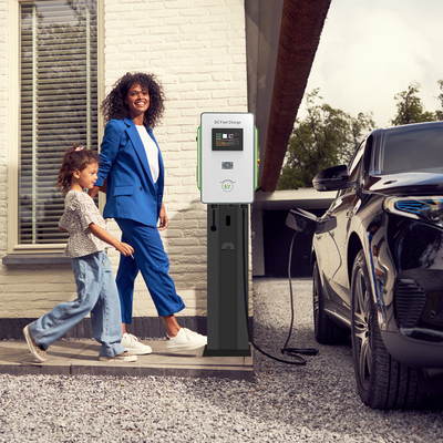 كومة شحن السيارات الكهربائية OEM المستوى 3 الجدار 30kW DC شاحن سريع CCS1 CCS2 GB / T