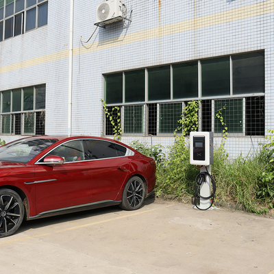 تطبيق 4G الذكي في الهواء الطلق 20kW 30kW 40kW مستوى 3 حائط متواصل التجاري CCS1 CCS2 محطة شحن EV GB / T